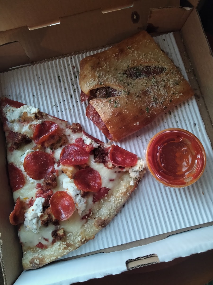 Mezzaluna Pizzeria At Town Center-10